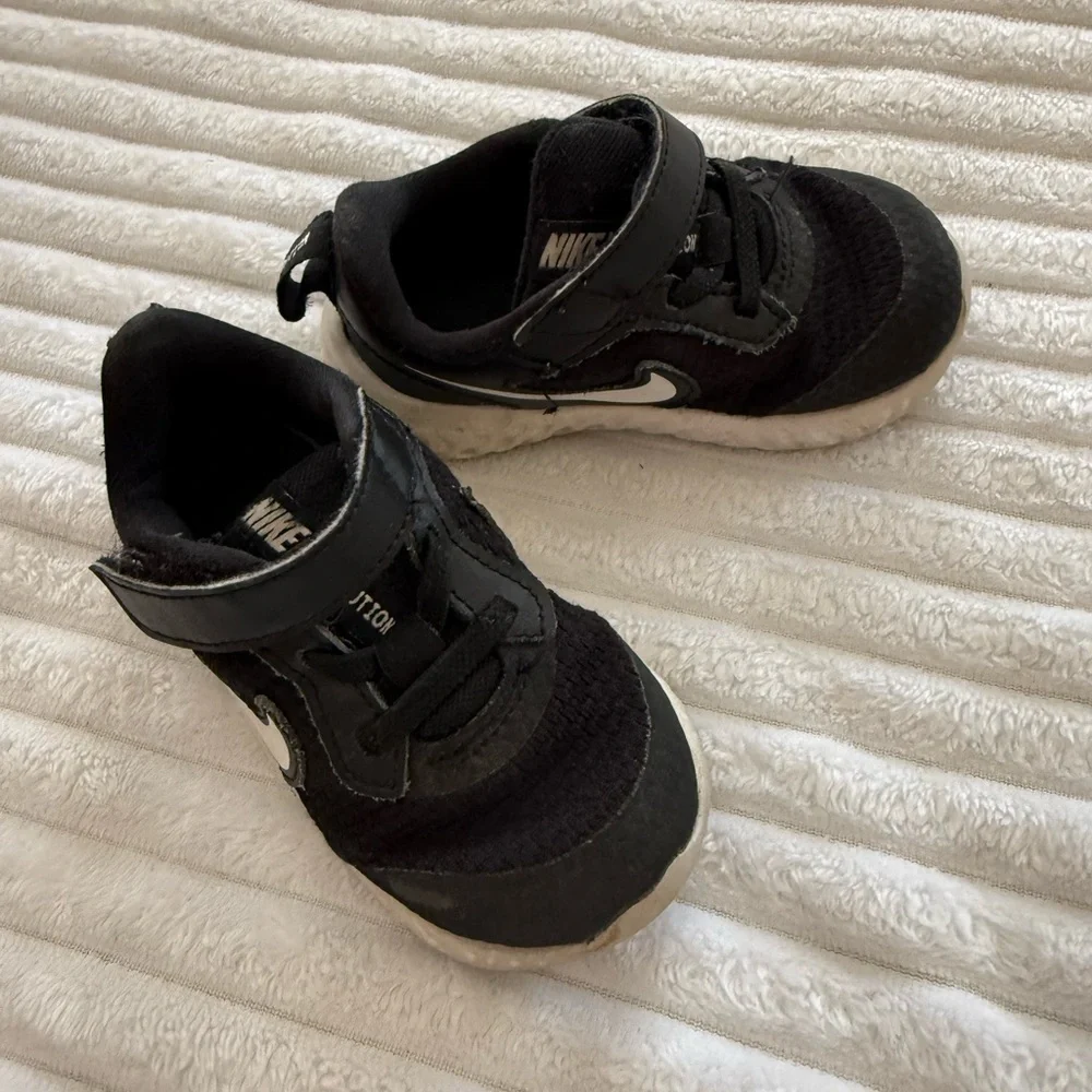 Nike Kids Black and White Sneakers